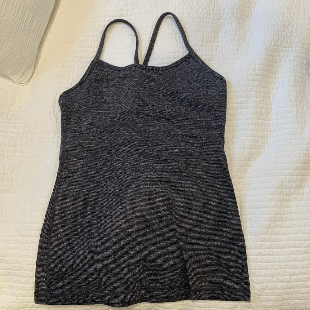 Lululemon workout top